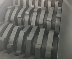 工業(yè)固廢撕碎機的刀片磨損后要如何處理？